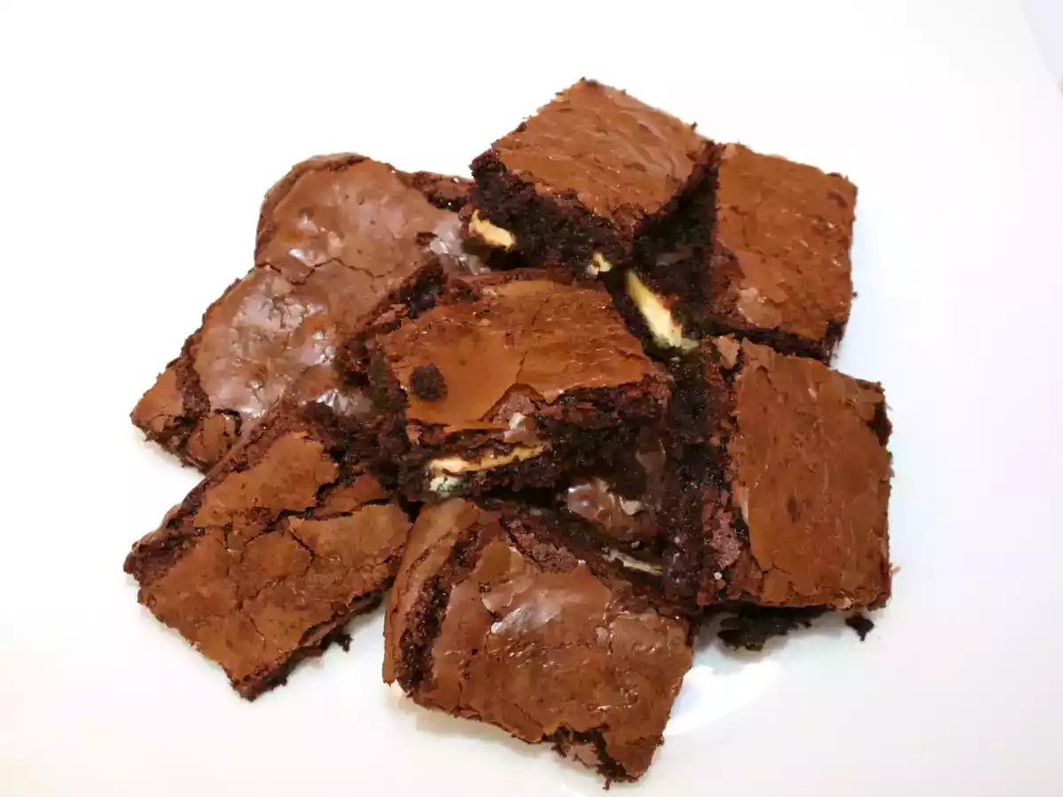 Brownies rellenos de chocolate blanco