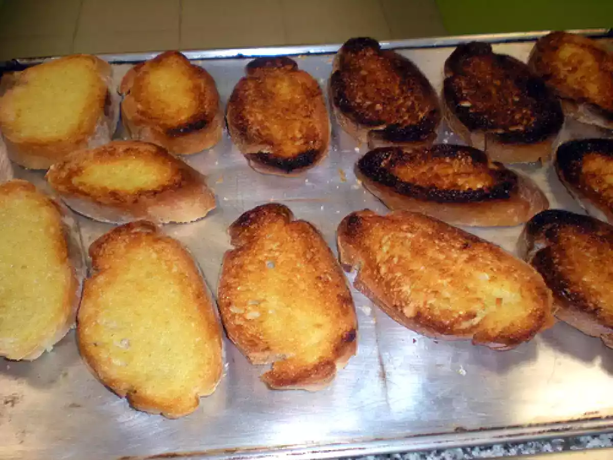 Bruschetta de lomo a la sal con queso curado y tomatitos confitados. Paso a paso. - foto 5