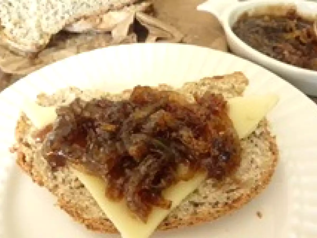 Bruschetta de queso suizo y cebolla caramelizada - foto 6