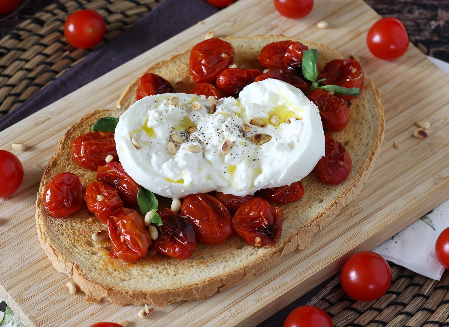 Bruschetta de tomate asado y burrata Receta Petitchef
