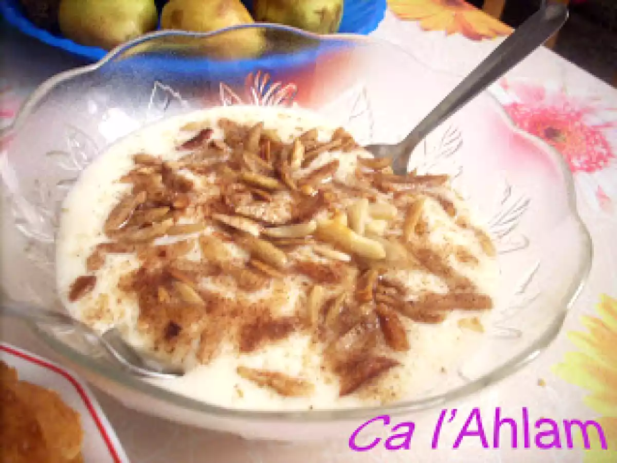 Budín de leche con almendras fileteadas