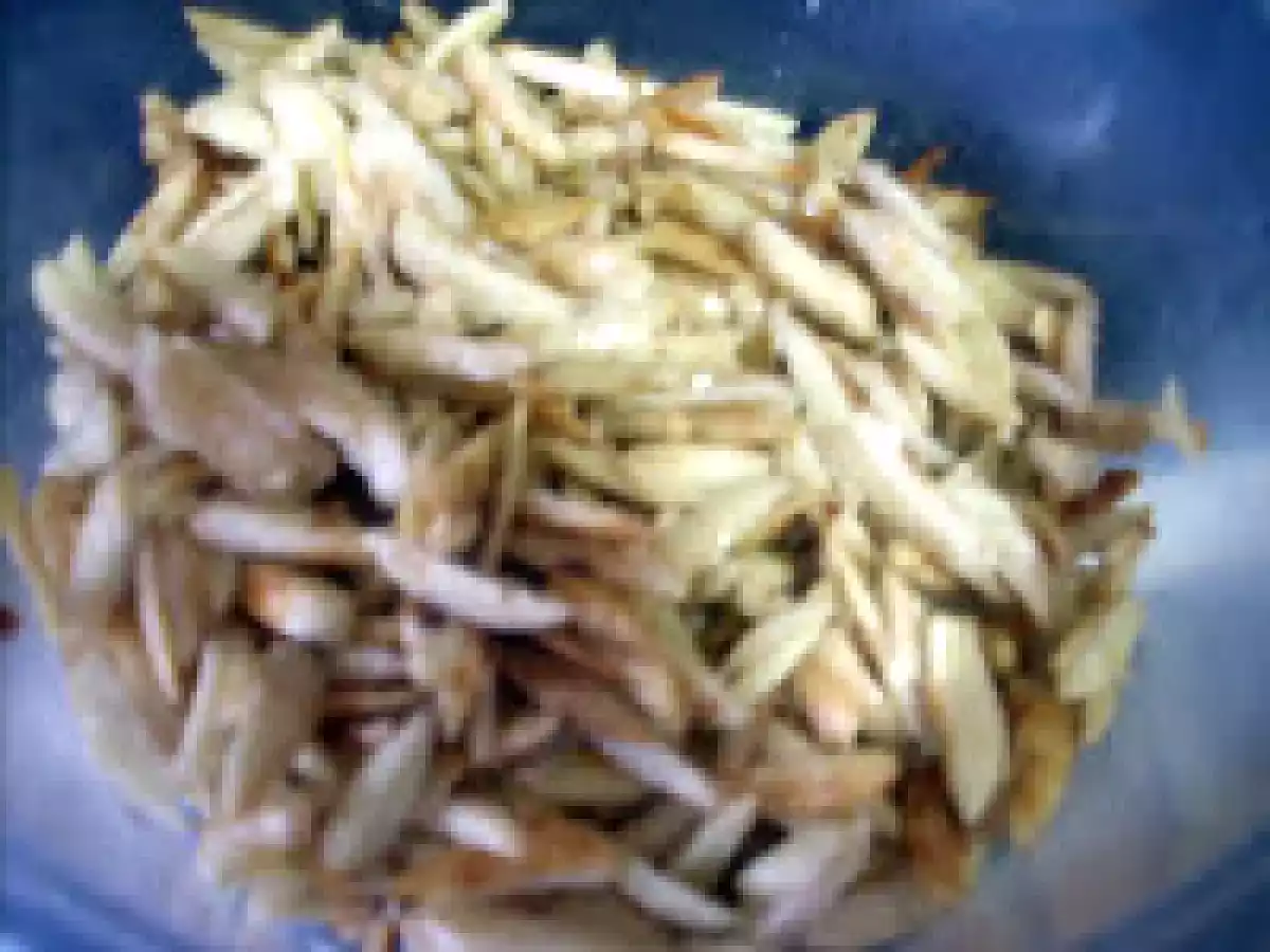 Budín de leche con almendras fileteadas - foto 3