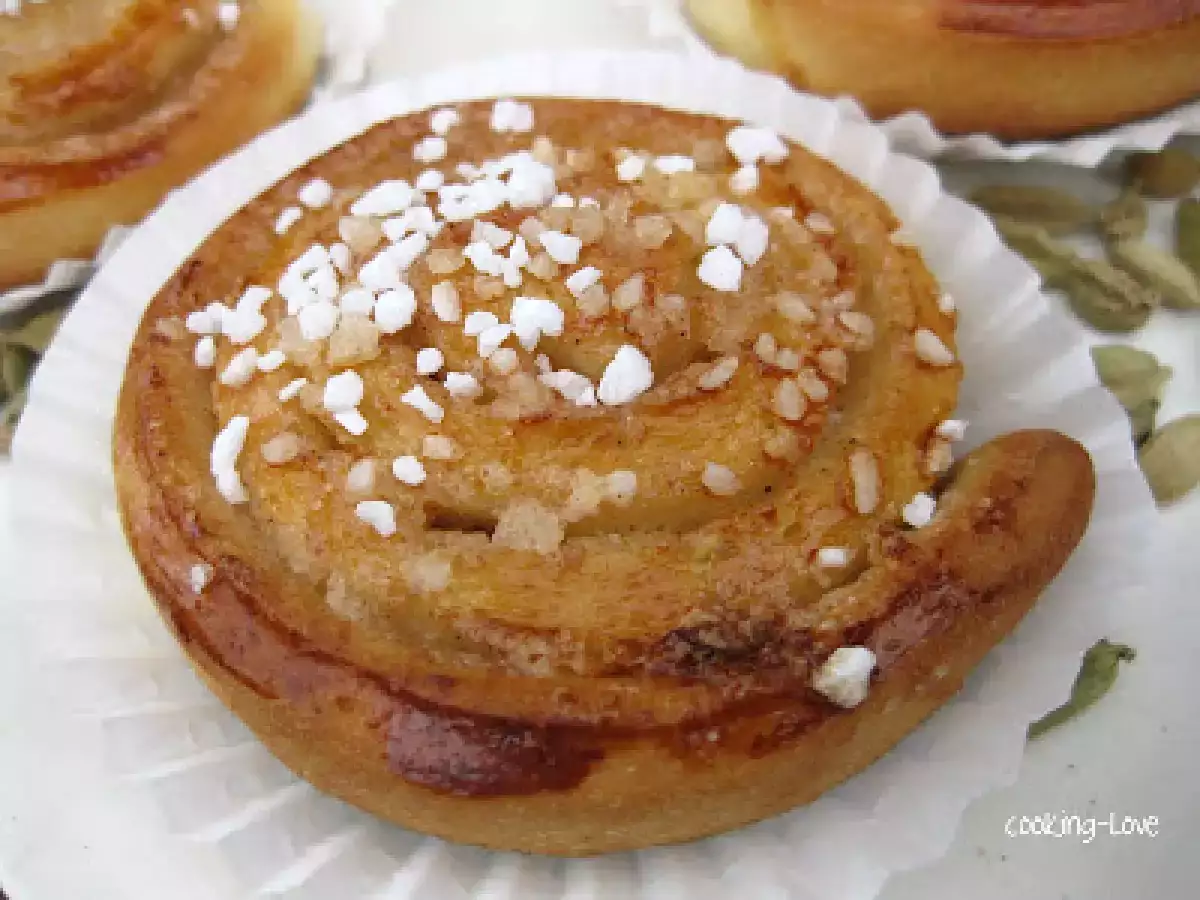 Bullar pasteles de Suecia con azúcar y canela - foto 2
