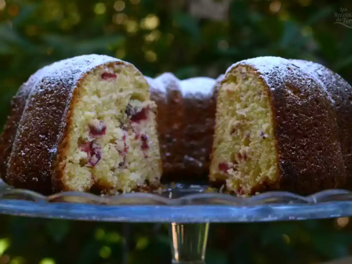 Bundt cake con arándanos rojos