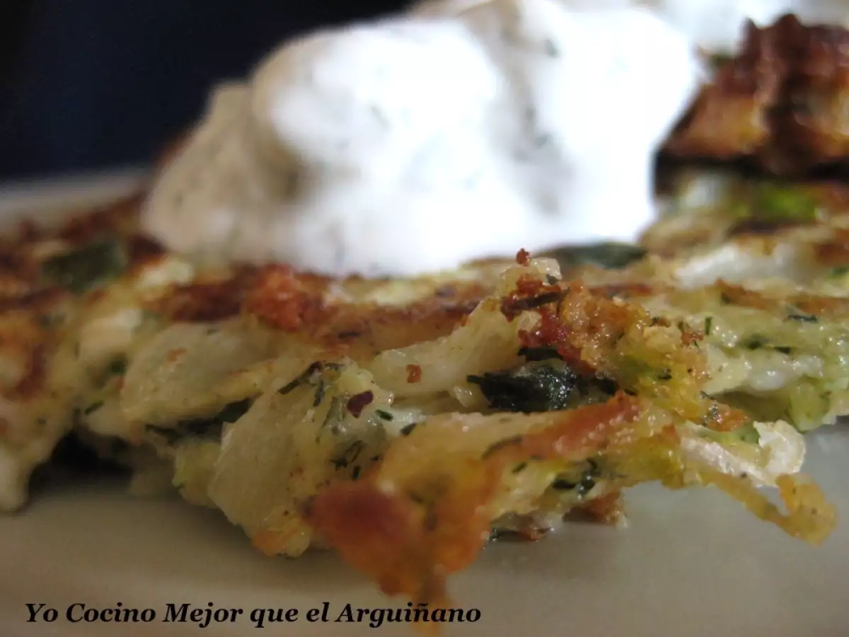 Buñuelos de Calabacín y salsa de yogurt - foto 3