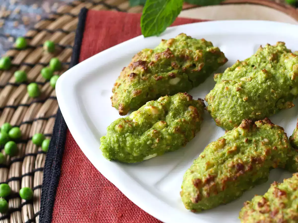 Buñuelos de guisantes, queso feta y menta en freidora de aire - foto 2