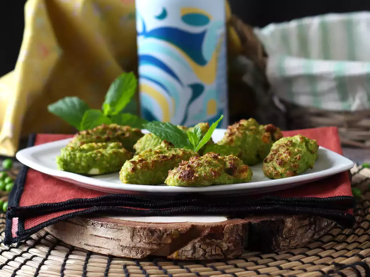 Buñuelos de guisantes, queso feta y menta en freidora de aire - foto 4