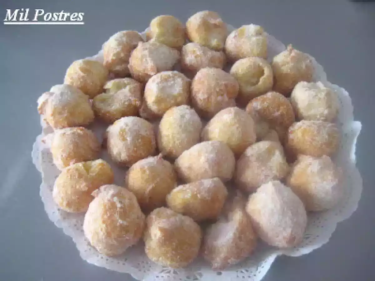 Buñuelos de viento azucarados