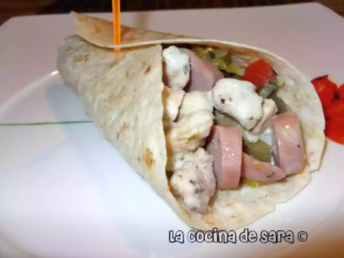 Burritos Mixtos con Salsa de Yogur al Curry