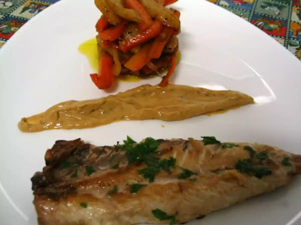 CABALLA A LA PLANCHA CON TIMBAL DE PIMIENTO ROJO, PUERRO Y MANZANA - foto 2