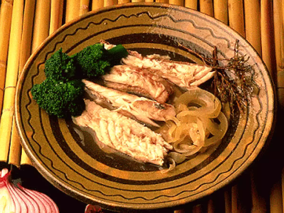 Caballas al vino blanco