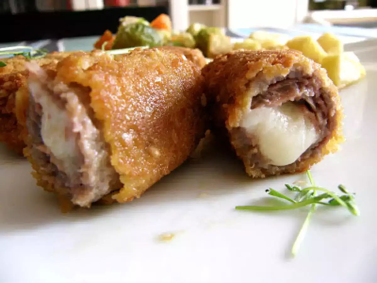 Cachopitos enrollados con rebozado de ajónjoli.