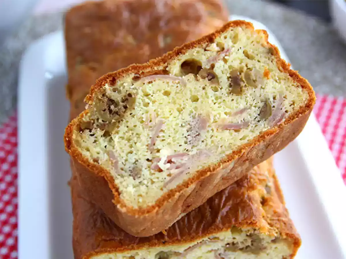 Cake de aceitunas verdes, jamón y queso - foto 2