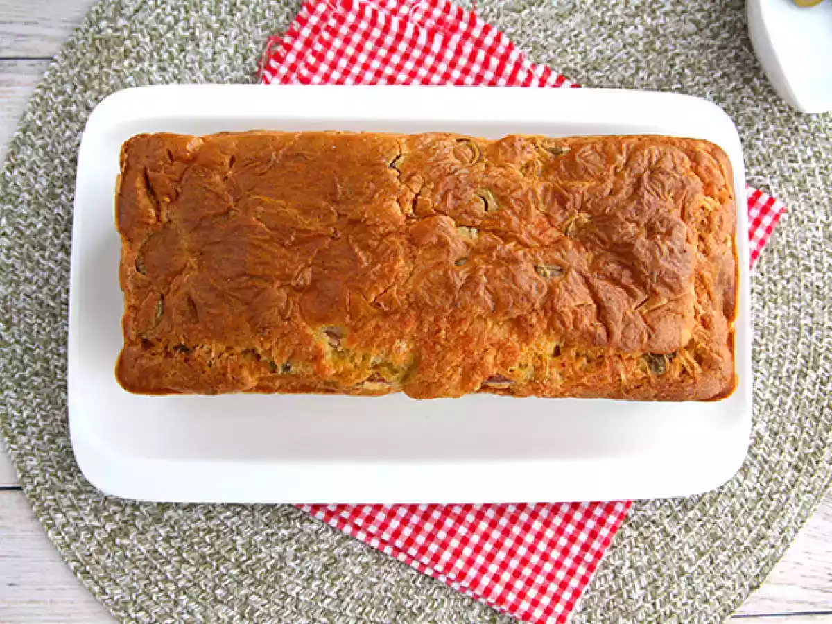 Cake de aceitunas verdes, jamón y queso - foto 5