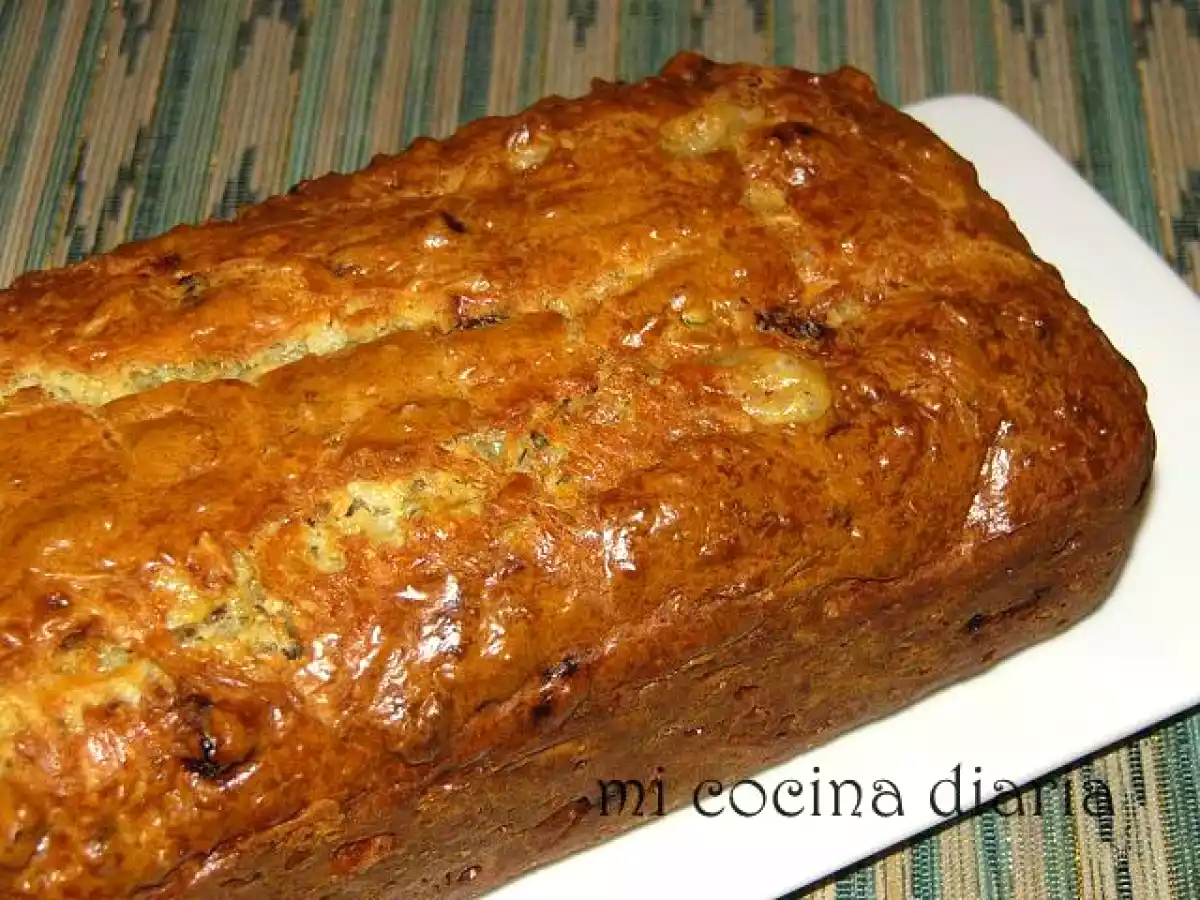 Cake de queso Roquefort, uvas pasas y pistachos - foto 2