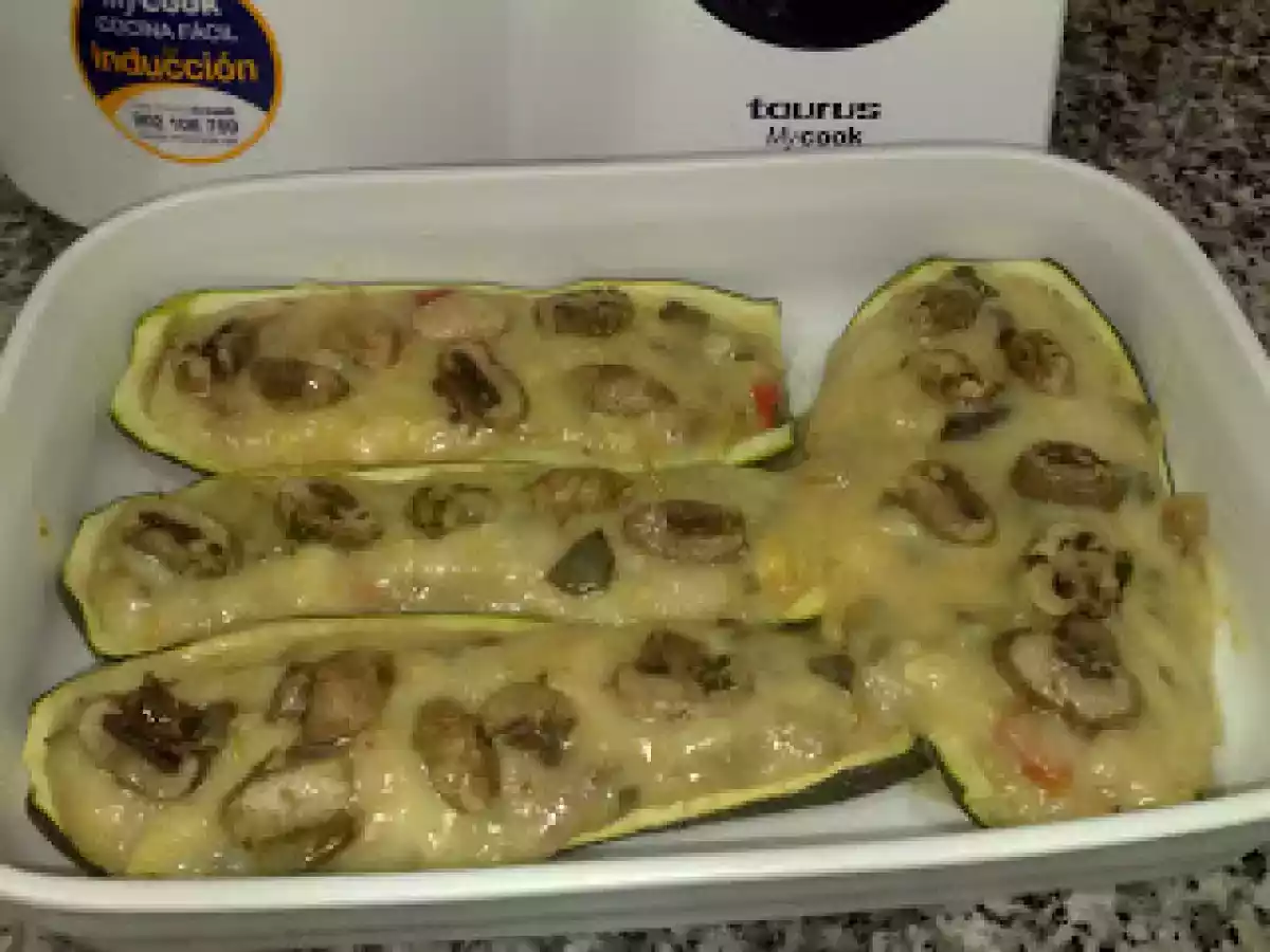 Calabacin relleno de verduras asadas - foto 3