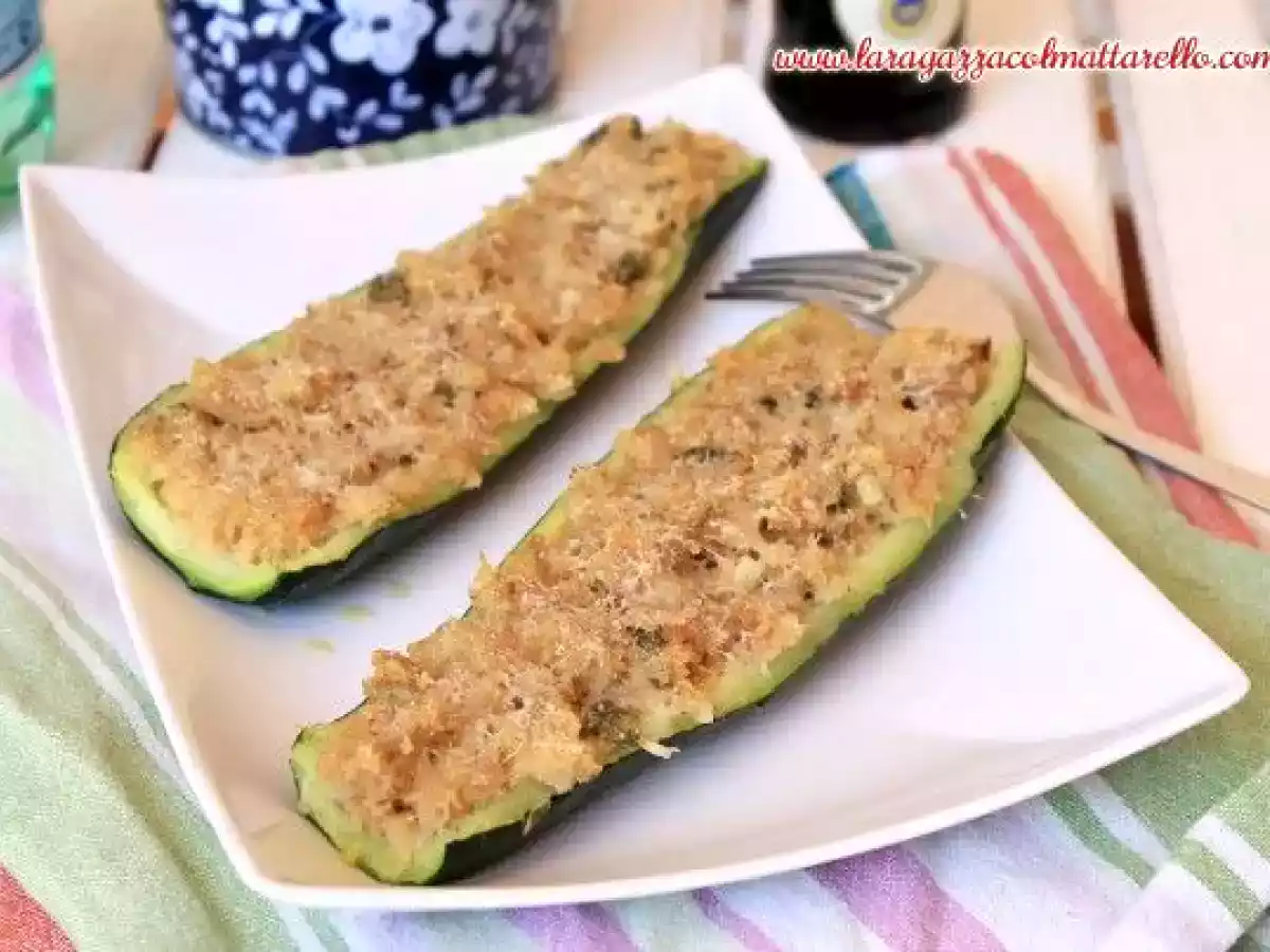 Calabacines al horno rellenos de atún