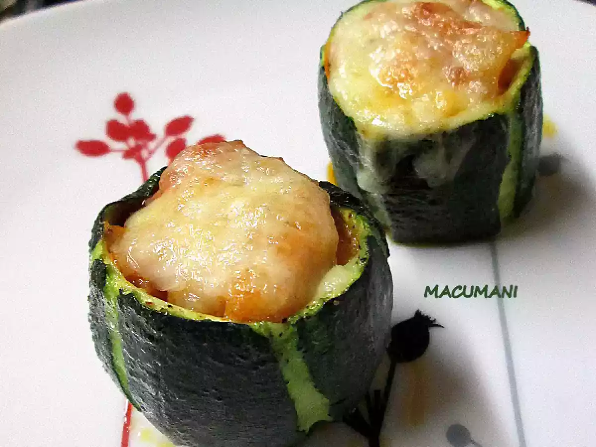 Calabacines rellenos de atun y gambas