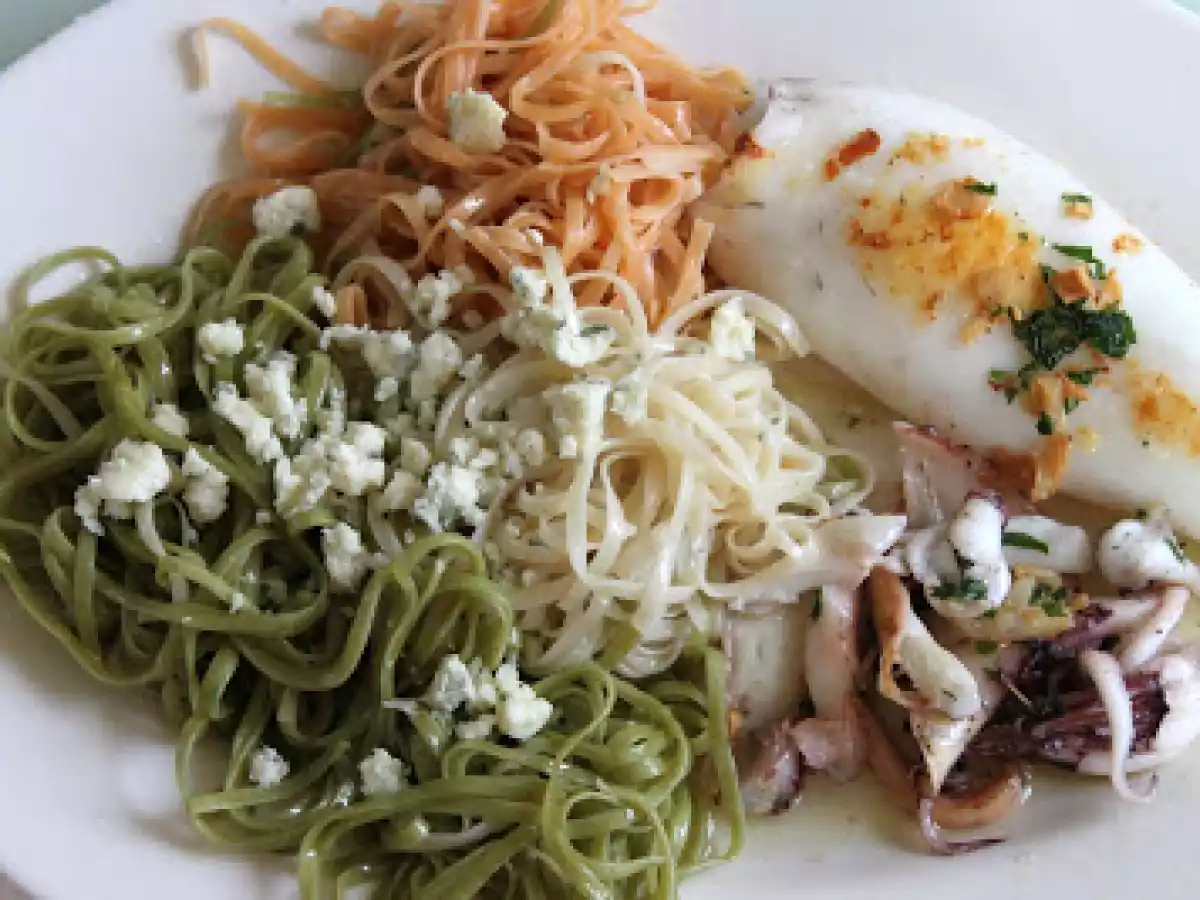 Calamar a la plancha con nidi primavera al queso azúl