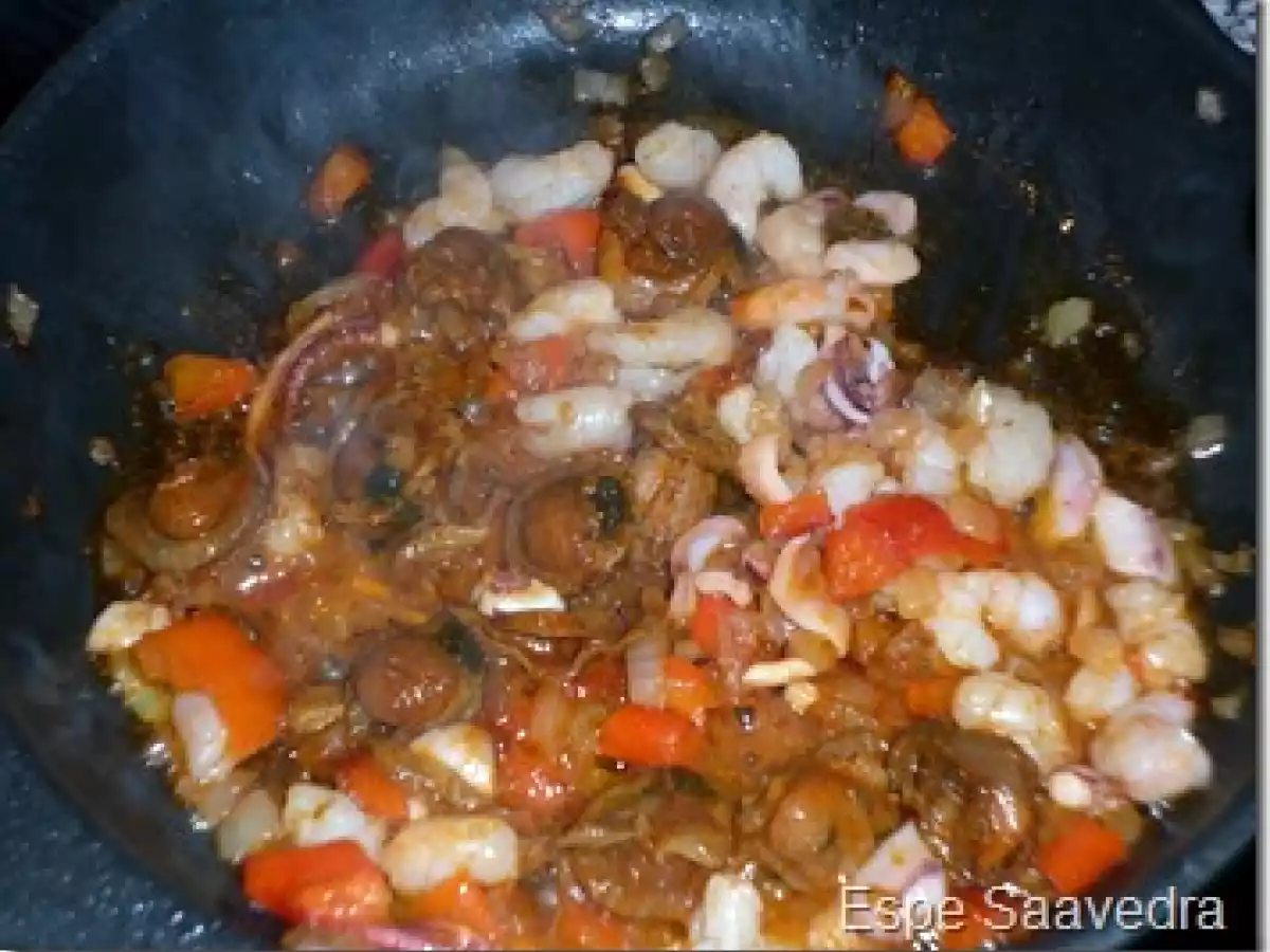 Calamar relleno de zamburiñas y gambas - foto 2