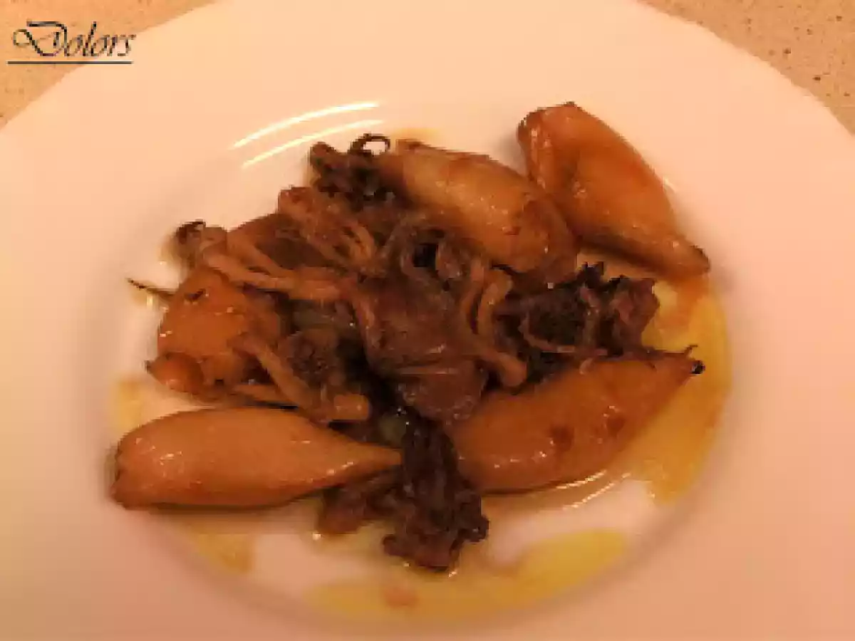 Calamar y sepia encebollado