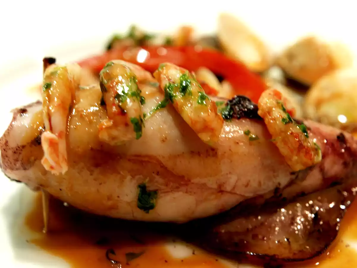 Calamares rellenos de verdura y gambas - foto 2