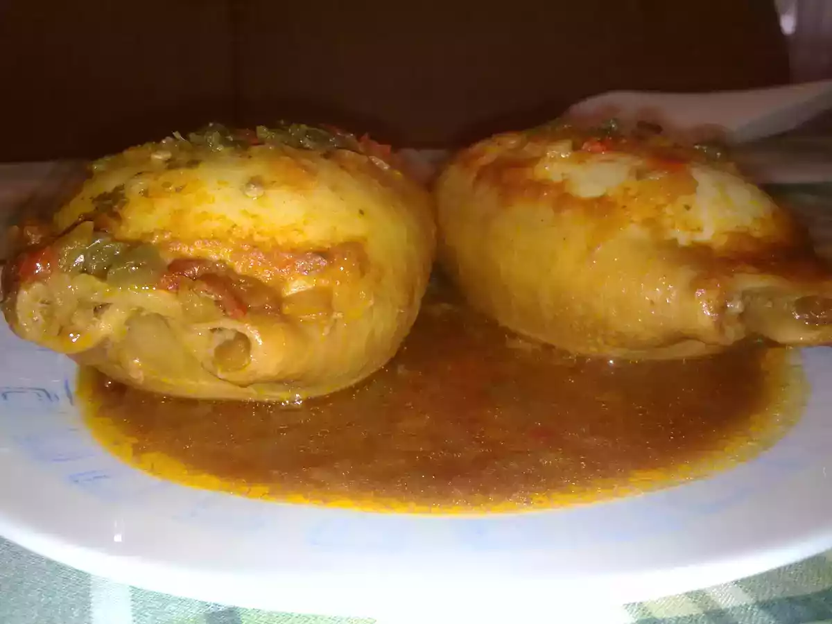 CALAMARES RELLENOS EN SALSA - foto 2