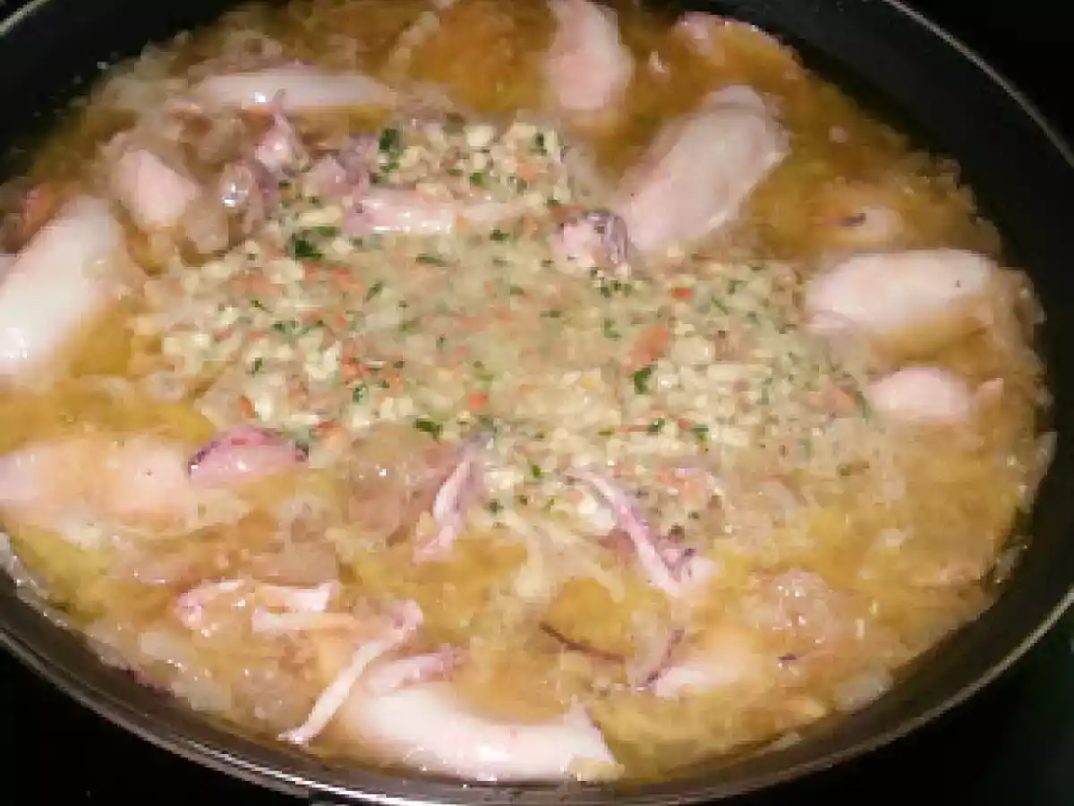 Calamaritos en salsa - foto 3