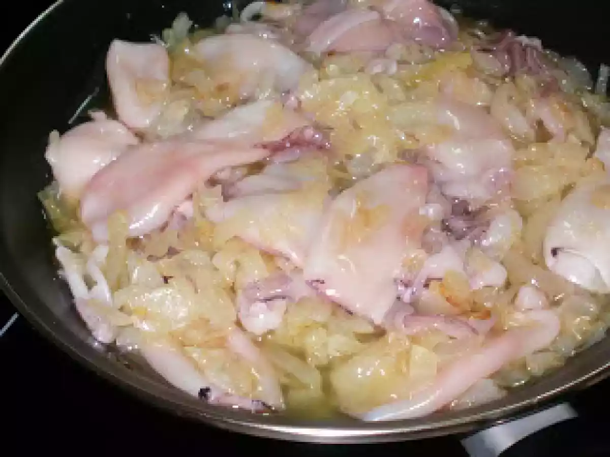 Calamaritos en salsa - foto 4