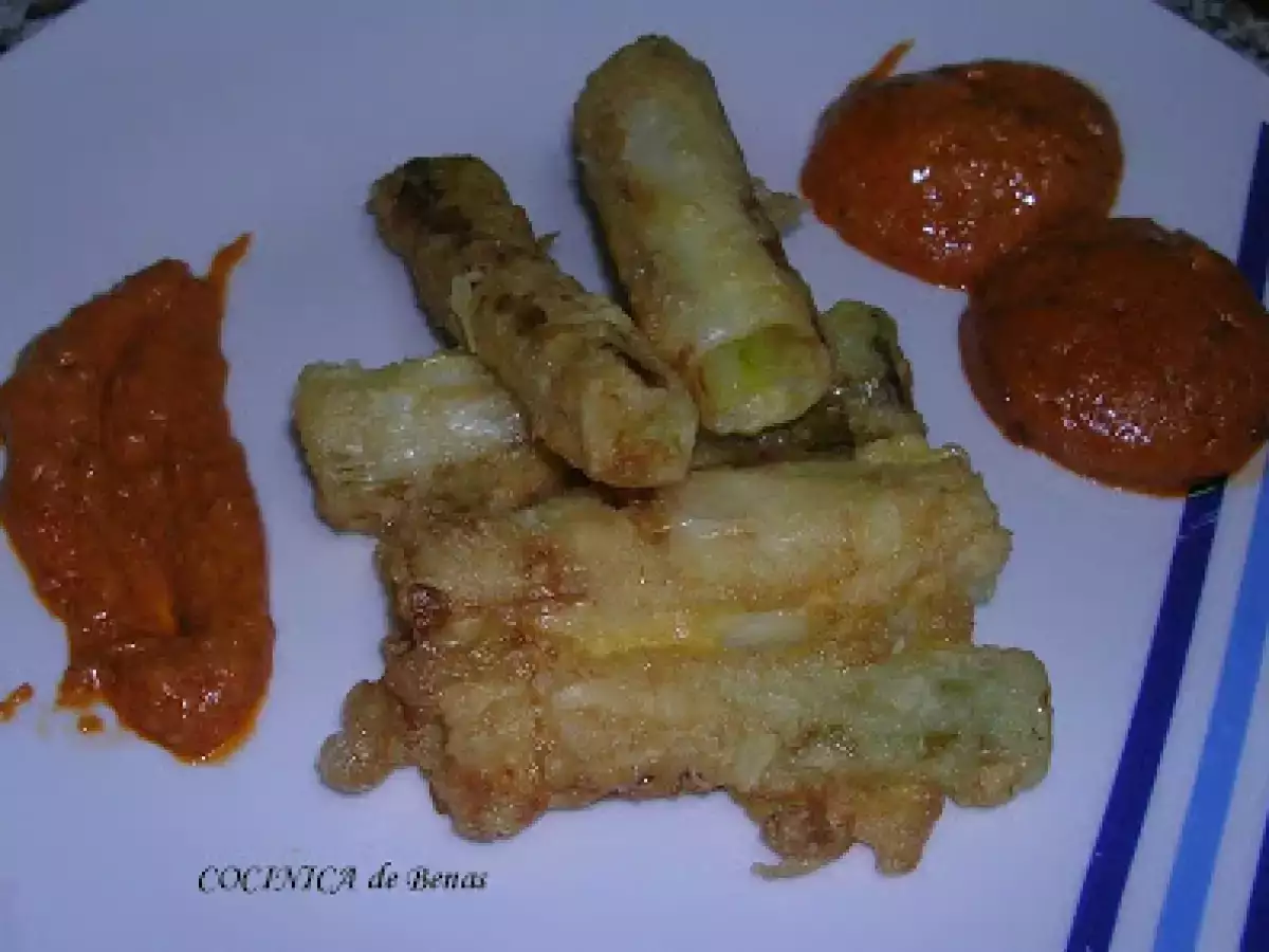 Calçots rebozados con salsa Romesco