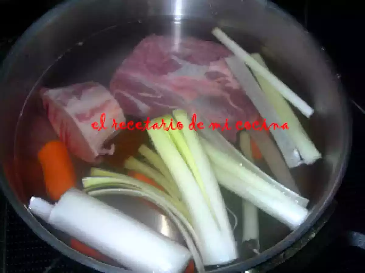CALDO DE CARNE