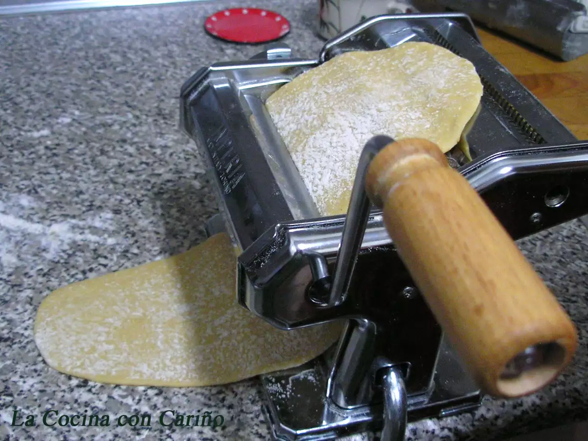 Caldo de pollo con salsa de soja y pasta fresca - foto 8