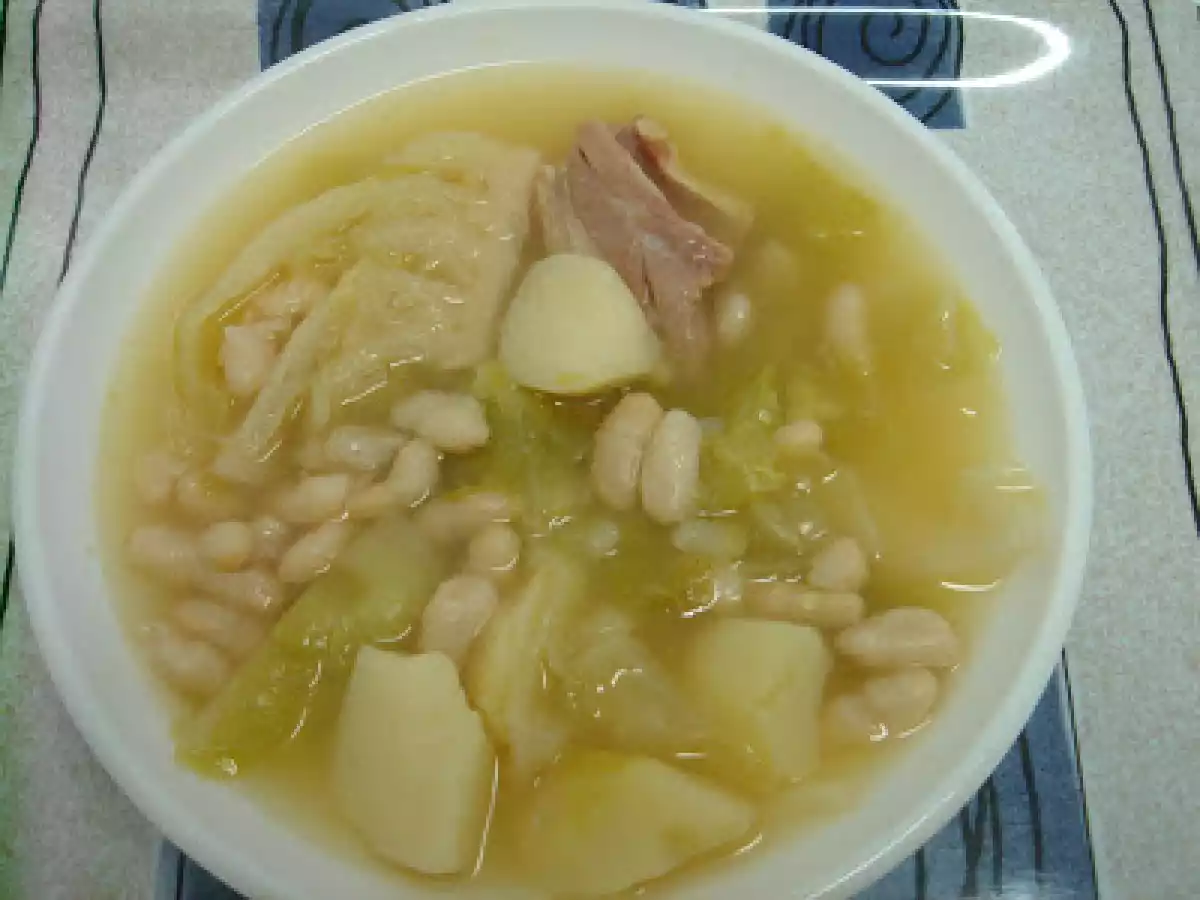 CALDO DE REPOLLO O COL