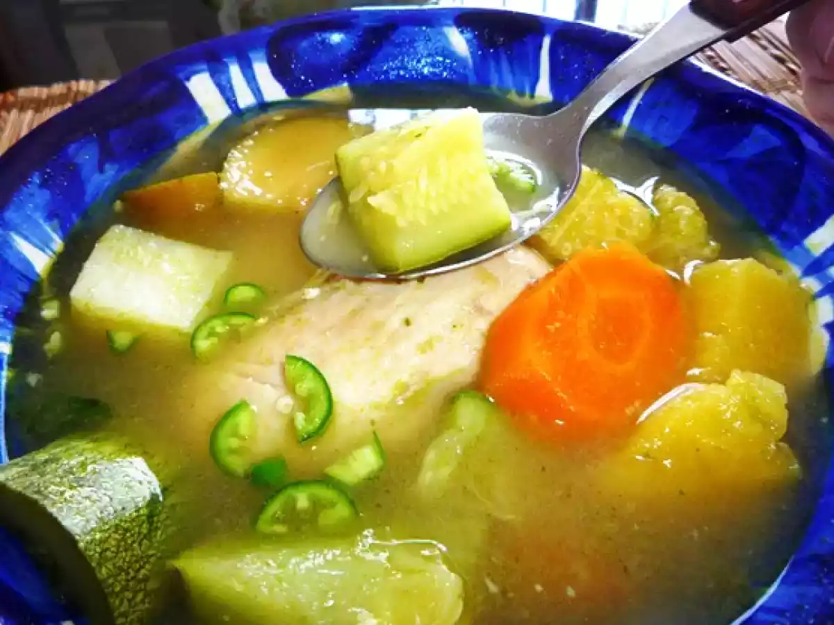 CALDO LOCO HUASTECO Plato de la Huasteca potosina - foto 2