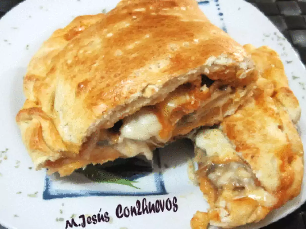 CALZONE CON CHAMPIÑONES Y GAMBAS