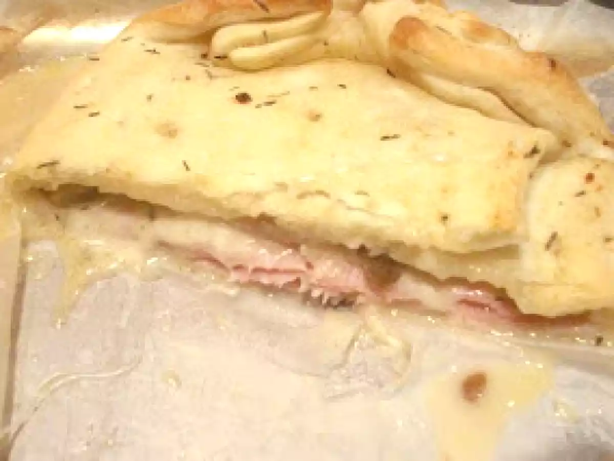 Calzone prosciutto cotto e mozzarella (Calzone jamón cocido y mozzarella) - foto 2