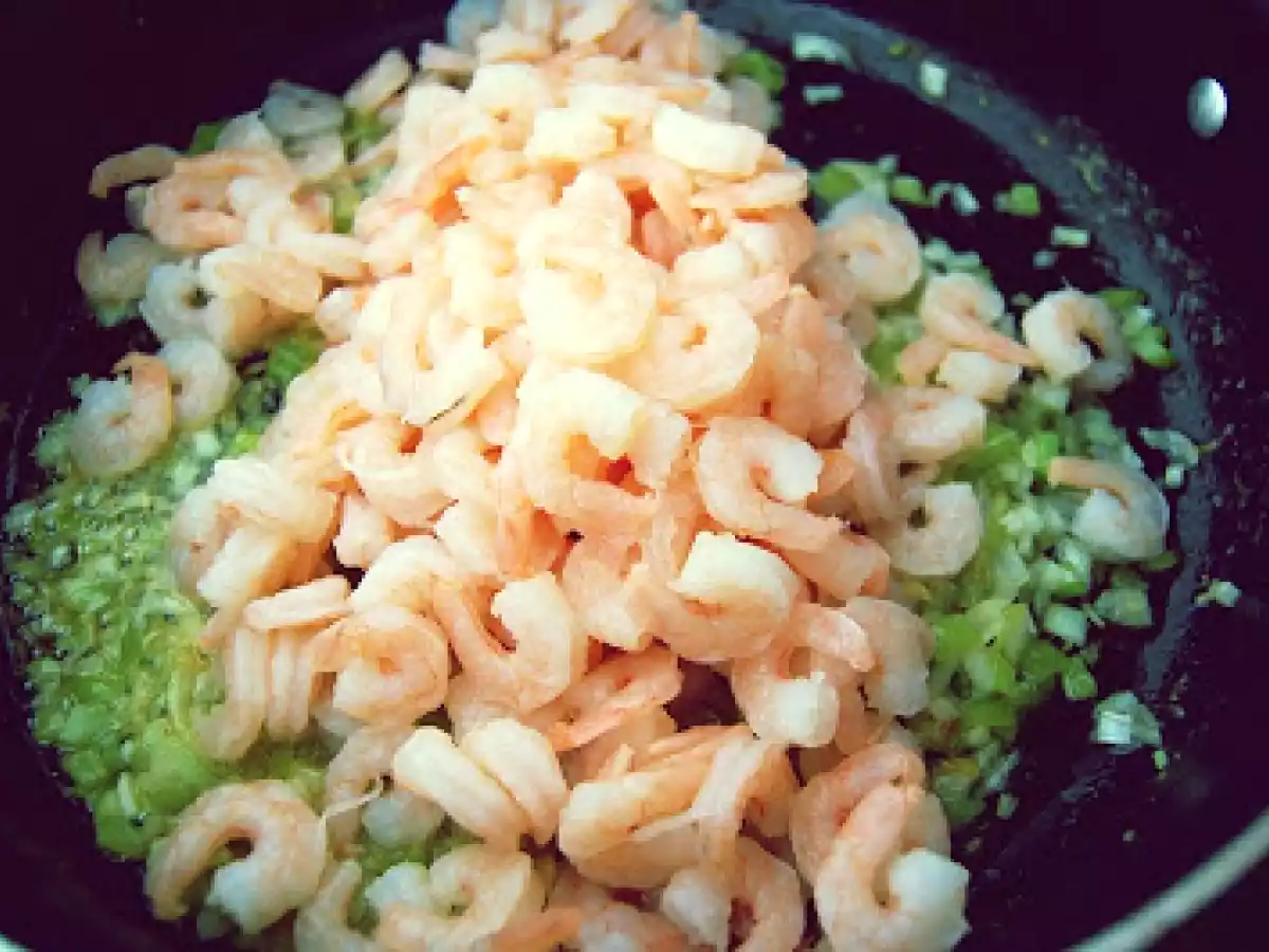 Camarones en salsa con tostones - foto 2