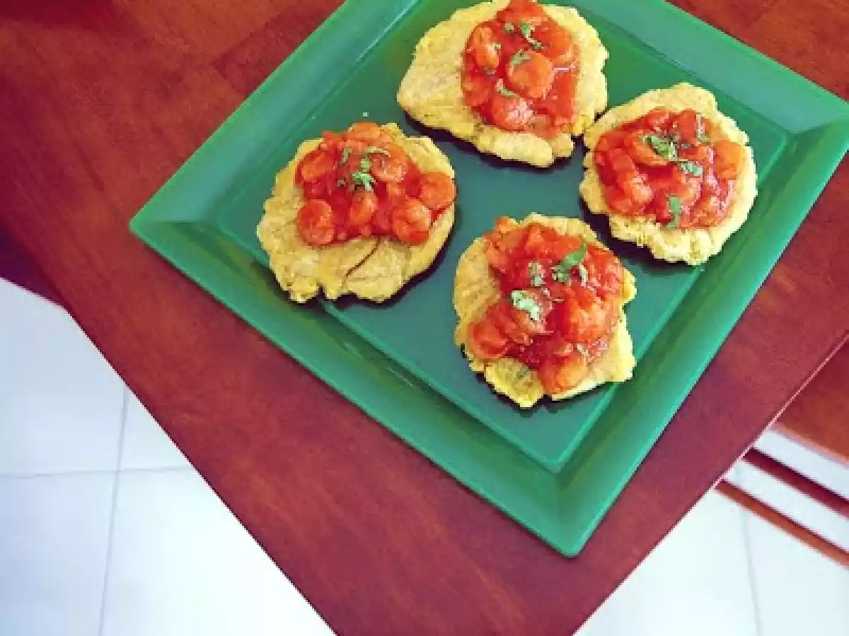 Camarones en salsa con tostones - foto 3