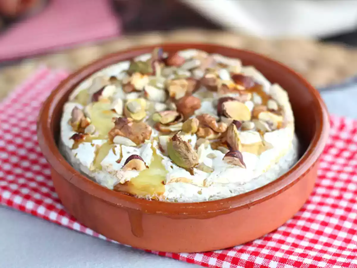 Camembert al horno con miel y frutos secos - foto 2