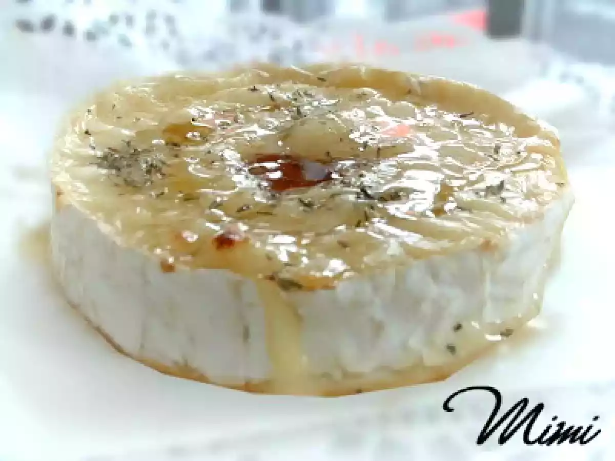 Camembert al horno con miel y tomillo