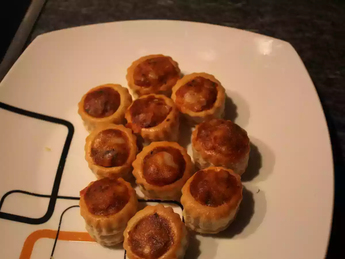 canape de patatera con mermelada de aceituna