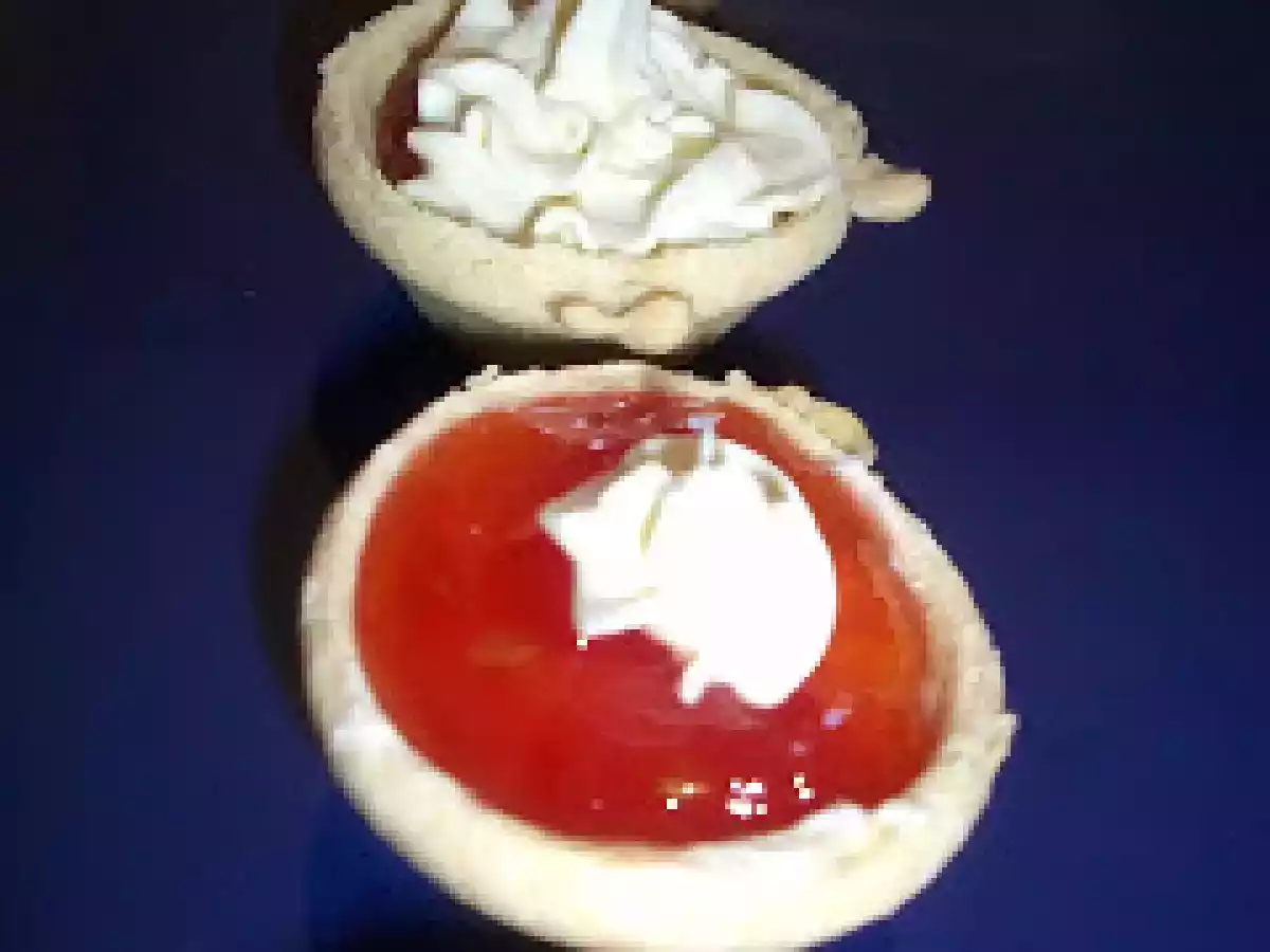 Canapé de tostadas de queso con mermelada de tomate - foto 2