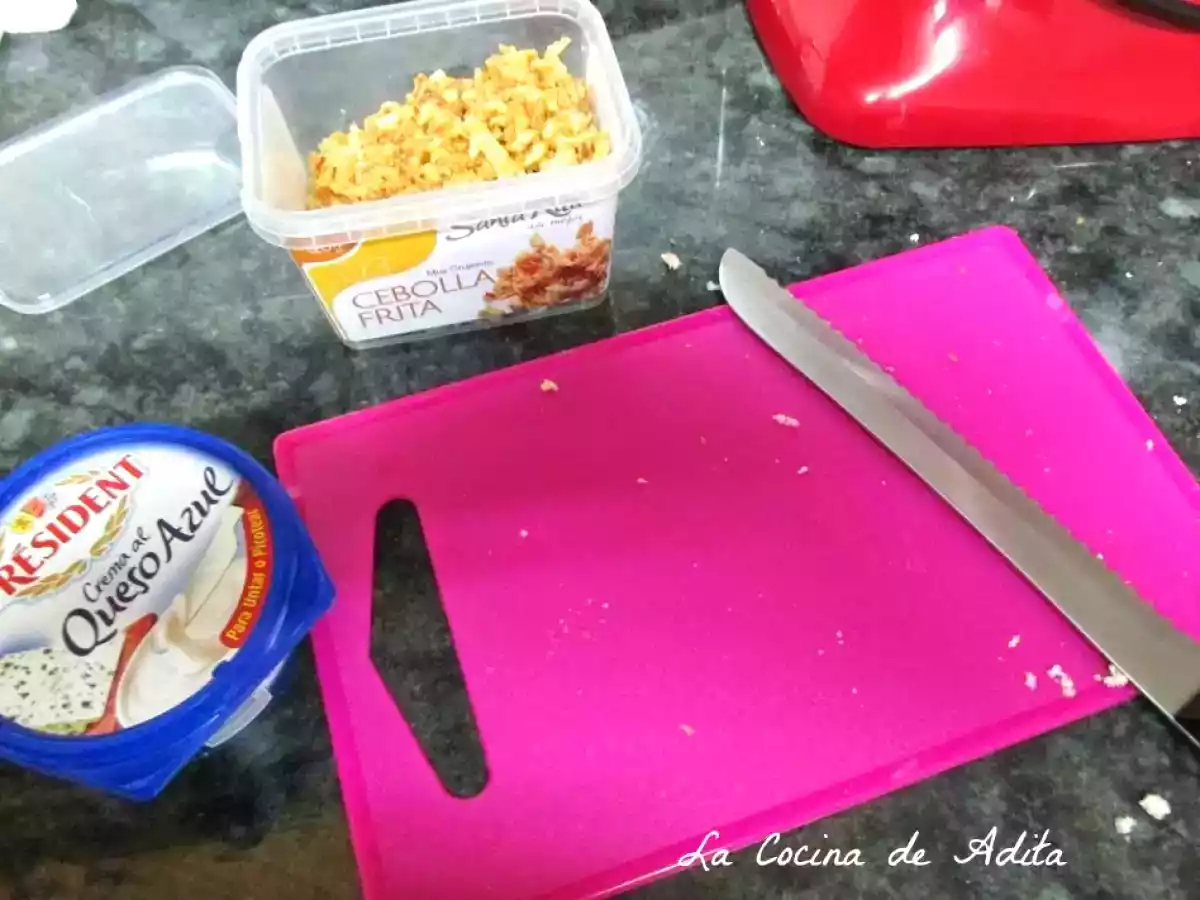 Canapés con crujientes de cebollas y pipas - foto 3