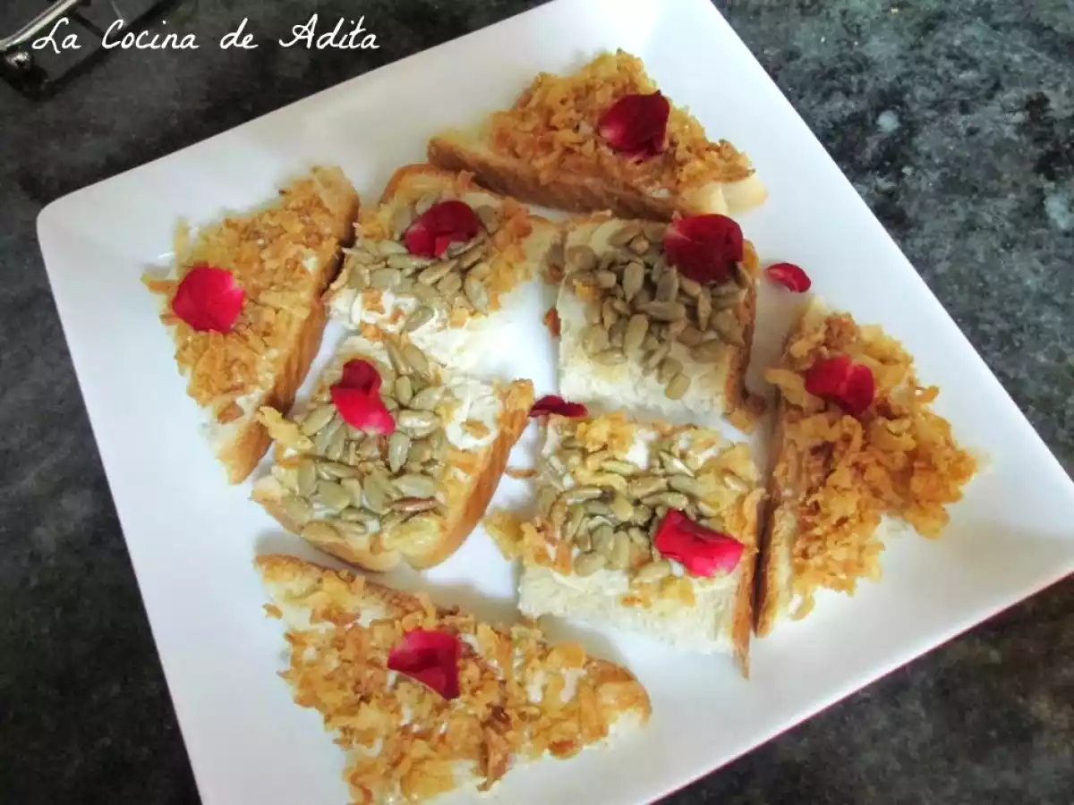 Canapés con crujientes de cebollas y pipas - foto 6