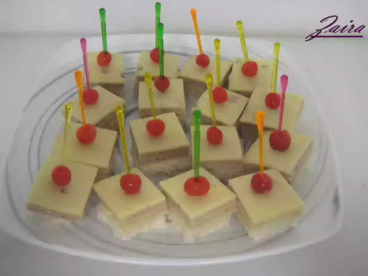 Canapés de milhojas de mousse de oca, queso y cerezas - foto 2