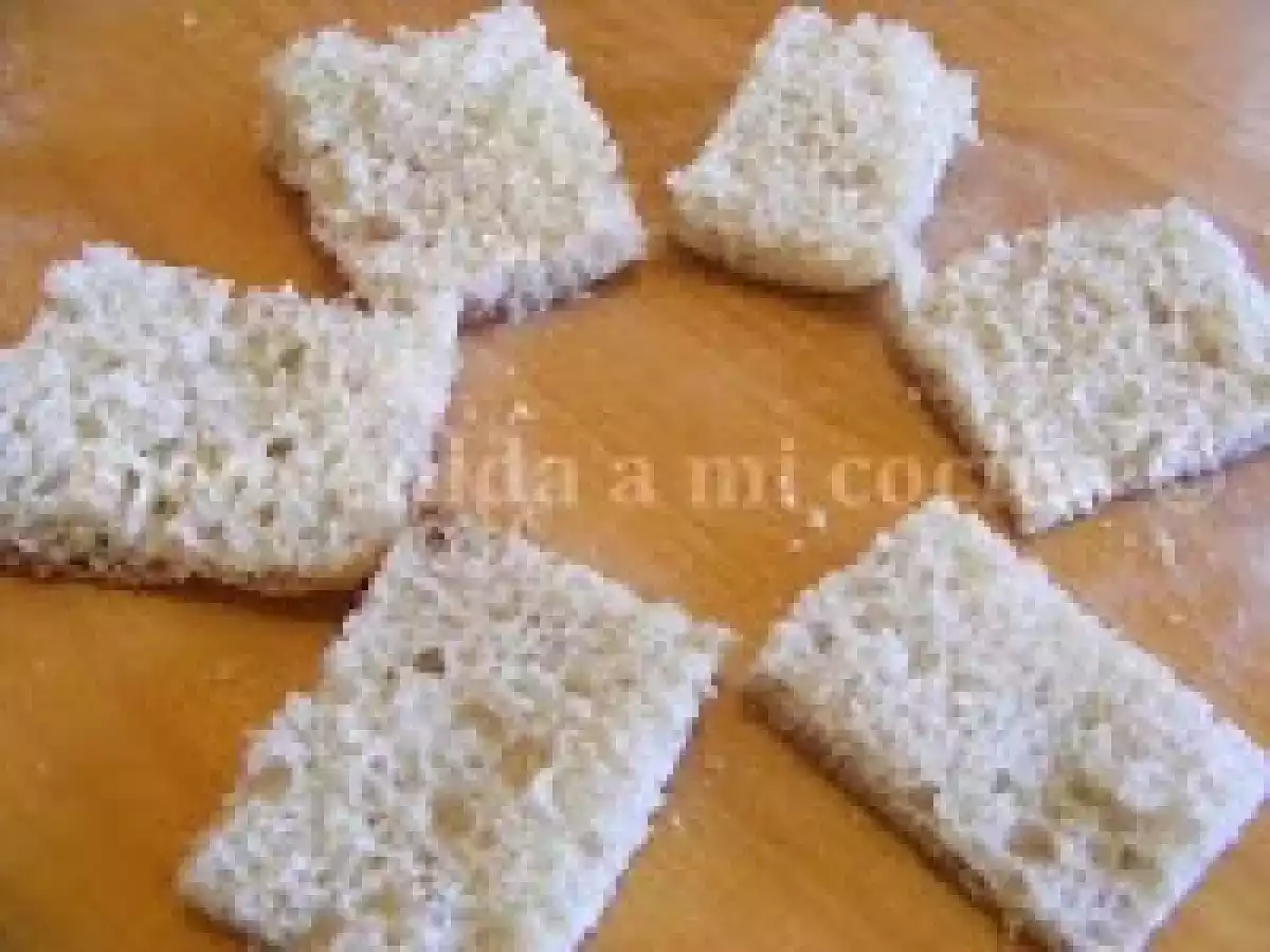 Canapés de queso fresco y mermelada de fresa - foto 2