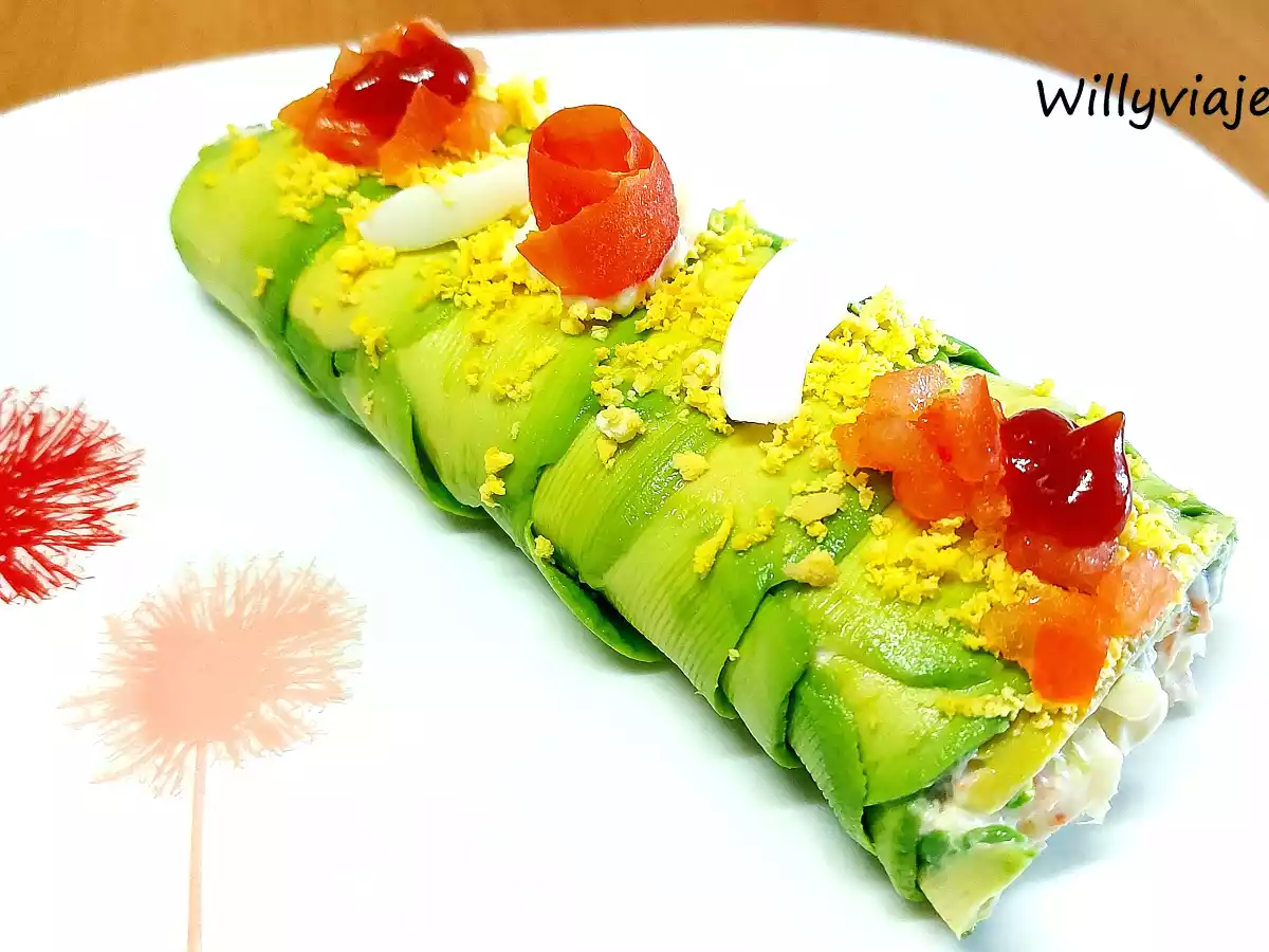 Canelón de aguacate relleno de langostinos y salsa tártara - foto 3