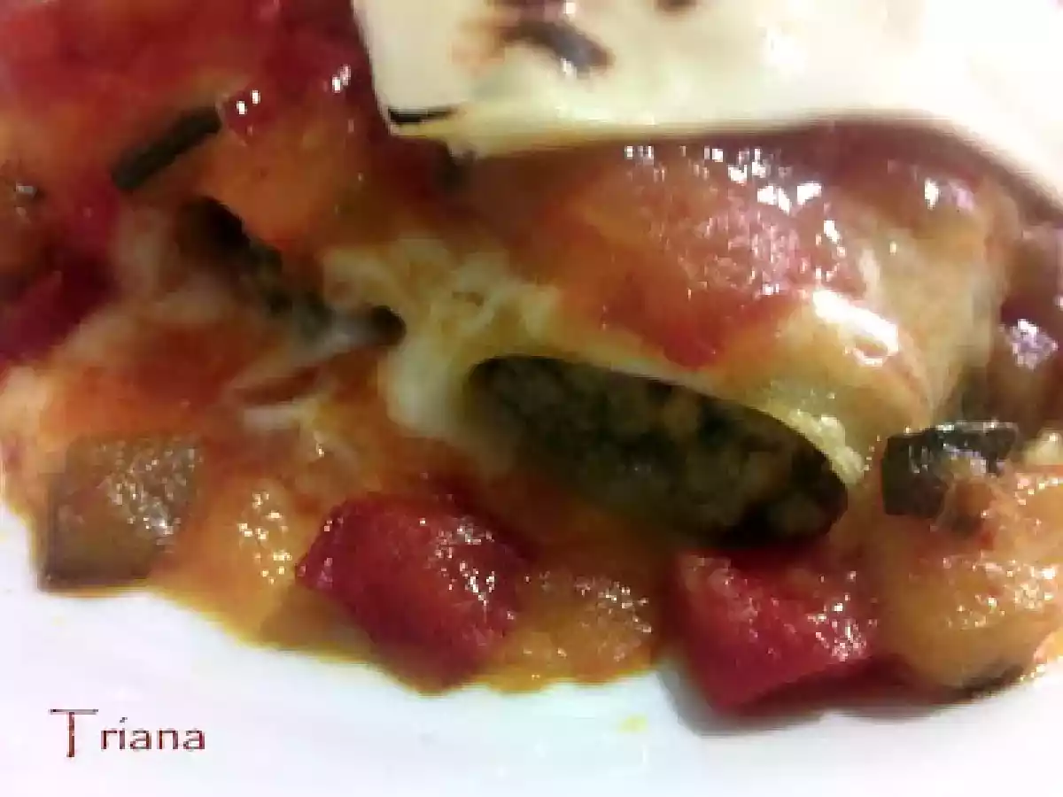 Canelones cubiertos de pisto manchego - foto 2