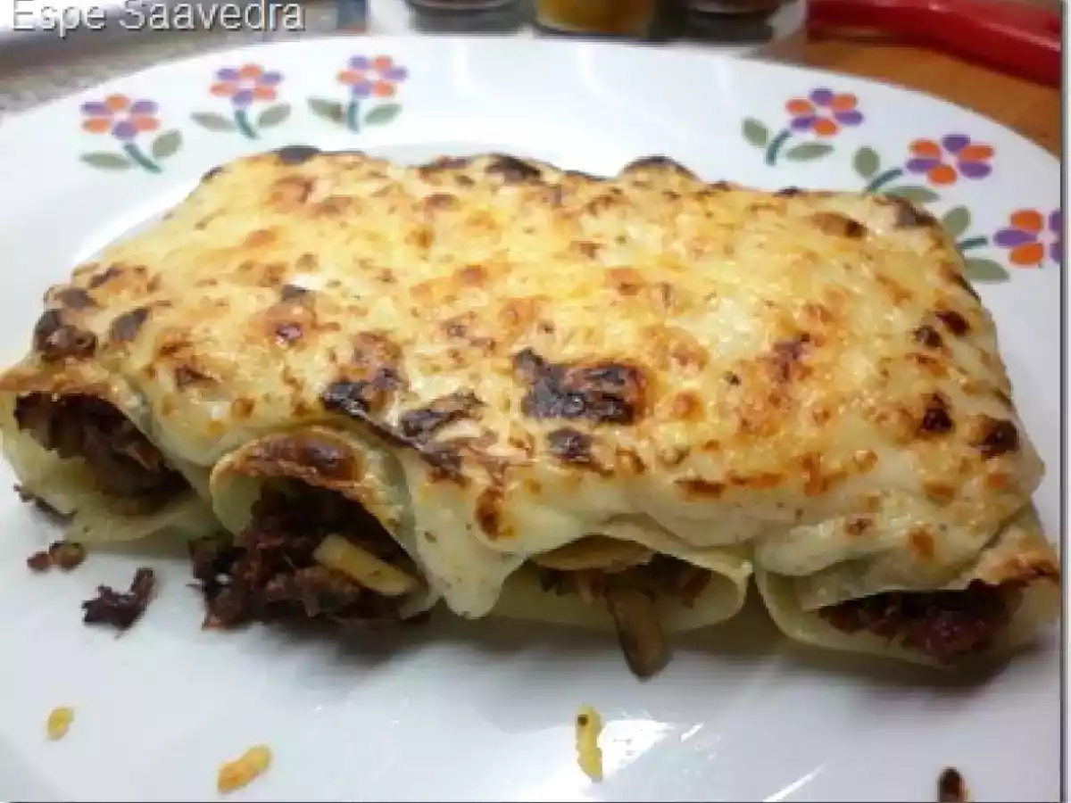 Canelones de confit de pato y champiñones - foto 2