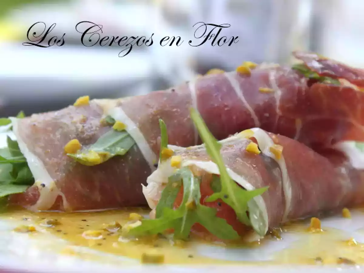 Canelones de Jamón y vinagreta de pistachos